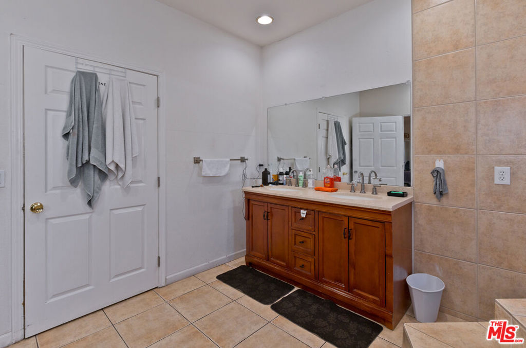 MLS #25510837 image #15