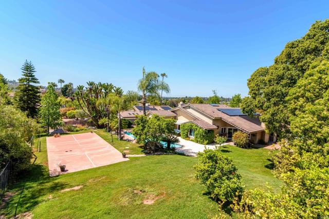 341 Pico De La Loma, Escondido CA: https://media.crmls.org/mediaz/a60df6f4-0faa-4fbf-969b-e0d907fd0633.jpg