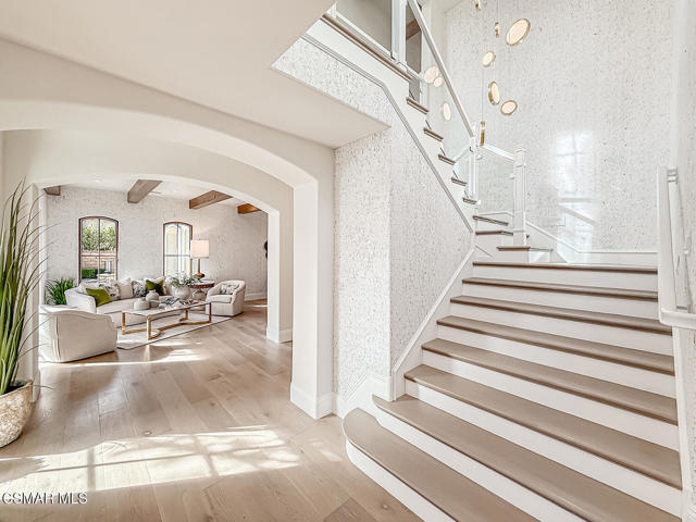 25877 Shady Oak Lane, Valencia CA: https://media.crmls.org/mediaz/a60e41b2-a613-4f16-88ca-0be1676bcd39.jpg