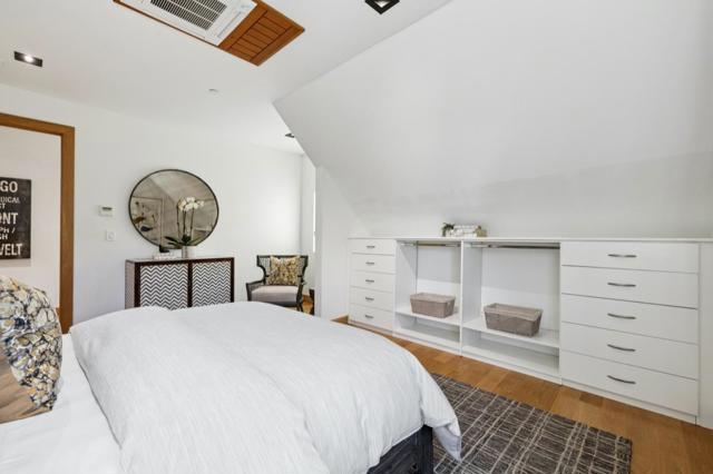 33 Highland Avenue, Burlingame CA: https://media.crmls.org/mediaz/a60e45f4-9eaa-42b1-aa56-909f957f6129.jpg