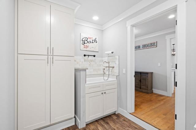 2985 Roop Road, Gilroy CA: https://media.crmls.org/mediaz/a60e46a5-7d62-45be-9ec0-bb1e6a4cec21.jpg