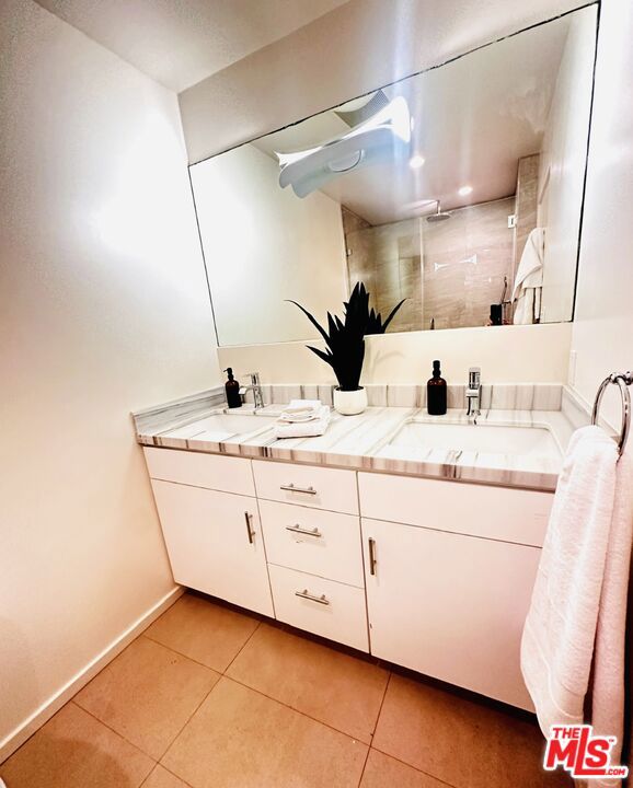 Image 10 of 13 For 406 Oakhurst Drive 204