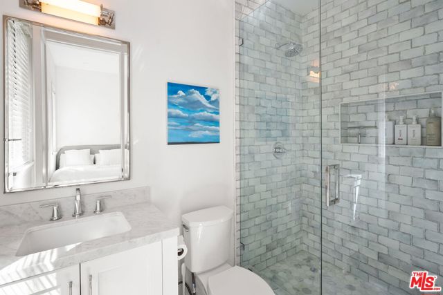 1086 Marco Place, Venice CA: https://media.crmls.org/mediaz/a60ee3c4-9f78-4f25-984e-74ffbce5913e.jpg