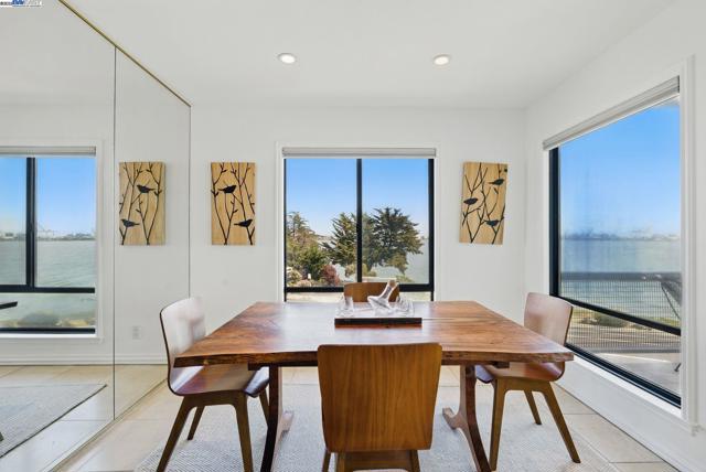 3 Commodore Dr, Emeryville CA: https://media.crmls.org/mediaz/a60f1dd3-f343-49ec-822e-4bced4ab22a3.jpg