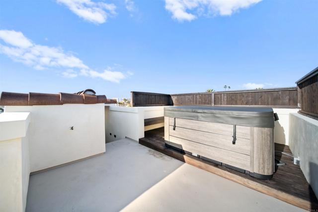 812 N Cleveland Street, Oceanside CA: https://media.crmls.org/mediaz/a60f698c-6ddd-4bd4-bd2a-4402c5deda0a.jpg