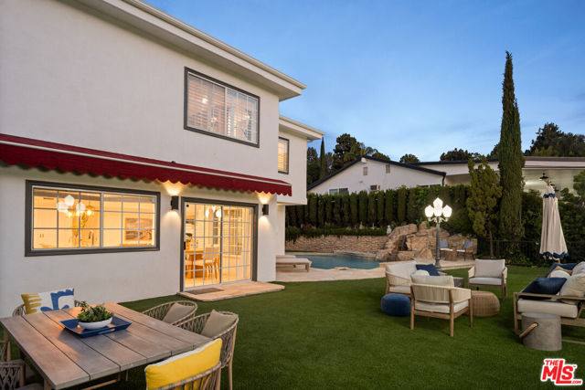16979 Encino Hills Drive, Encino CA: https://media.crmls.org/mediaz/a60f9454-0359-4a16-9071-ec7dba66d23b.jpg