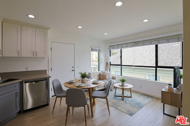 1277 W 23rd Street, Los Angeles CA: https://media.crmls.org/mediaz/a61067c2-0af4-4981-b1ff-45f263fb6086.jpg