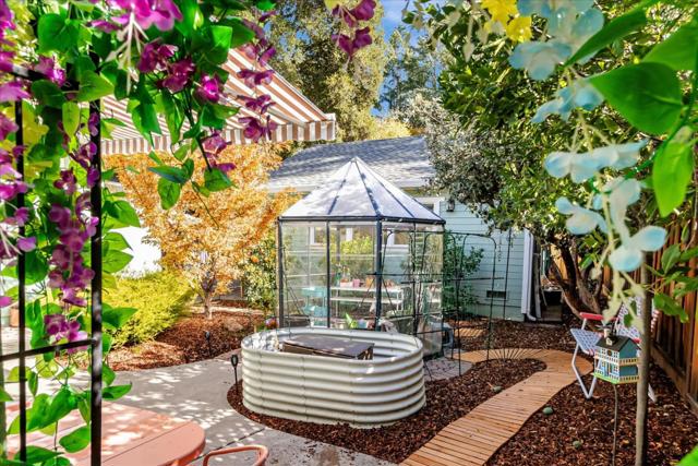 26 Pleasant Street, Los Gatos CA: https://media.crmls.org/mediaz/a61083a5-95b9-4f90-815b-63659a567480.jpg