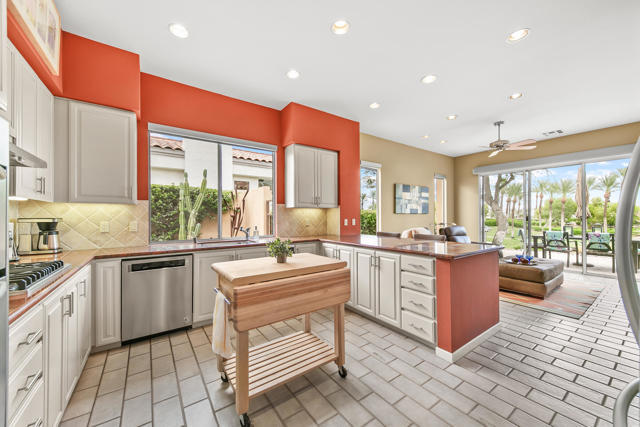266 Eagle Dance Circle, Palm Desert, CA 92211