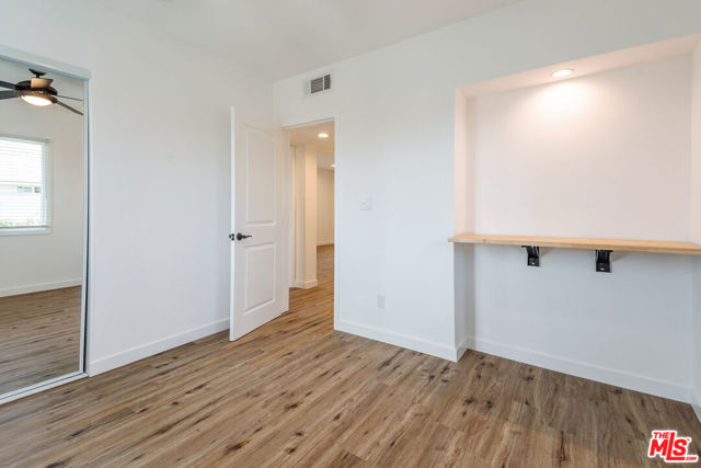 1812 West Glenoaks Boulevard, D photo 18