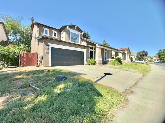 9562 E Park Drive, Elk Grove CA: https://media.crmls.org/mediaz/a610e382-242c-4cdd-b493-c3d327979e50.jpg