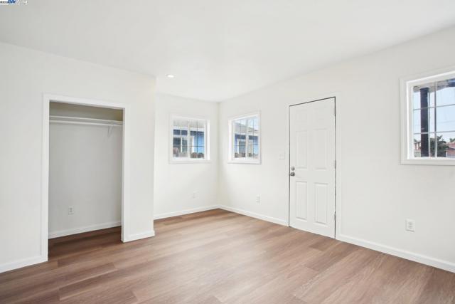 1130 61St Ave, Oakland CA: https://media.crmls.org/mediaz/a610ebf2-6a3d-42cc-a887-13c3738fc457.jpg