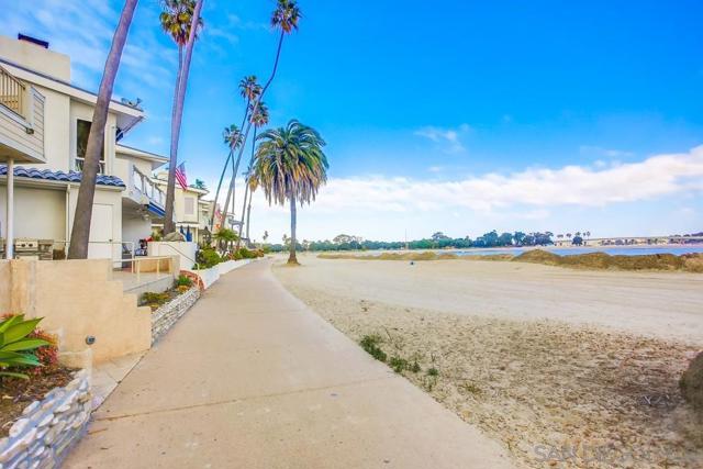 808 Ensenada Ct, San Diego CA: https://media.crmls.org/mediaz/a6110515-d357-429d-883b-38e4b16a3cf5.jpg