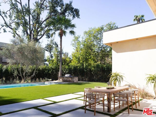 23340 Collins Street, Woodland Hills CA: https://media.crmls.org/mediaz/a6112369-df92-4627-981f-b62b9666aed1.jpg