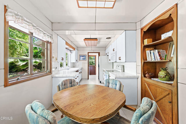 4369 Firmament Avenue, Encino CA: https://media.crmls.org/mediaz/a61179b9-d531-40bd-9361-c8f56c692033.jpg