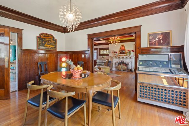1654 5th Avenue, Los Angeles CA: https://media.crmls.org/mediaz/a611cf98-b72a-4cc1-945a-fa8f13876c54.jpg
