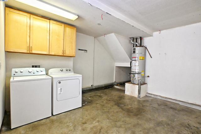 22894 Kingsford Way, Hayward CA: https://media.crmls.org/mediaz/a612b347-80b1-44b8-8066-fe7b4dd4820d.jpg