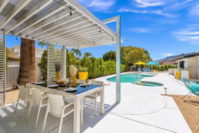 1862 N Nogales Way, Palm Springs CA: https://media.crmls.org/mediaz/a61357c5-456e-49aa-90b2-f185f732e8b5.jpg