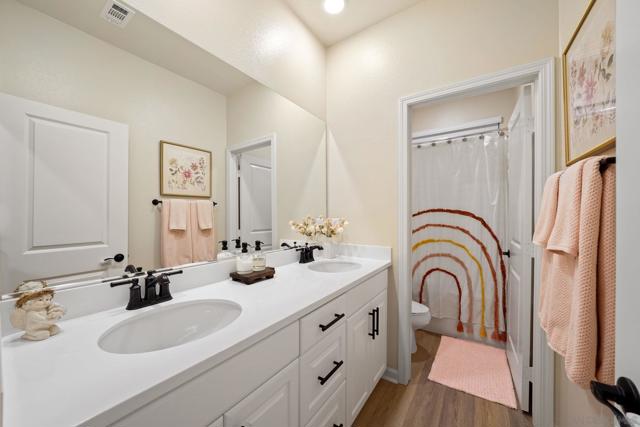28079 Harvest Ct, Valley Center CA: https://media.crmls.org/mediaz/a6135cc8-3e82-4c2e-b8b0-9864ae90c54d.jpg