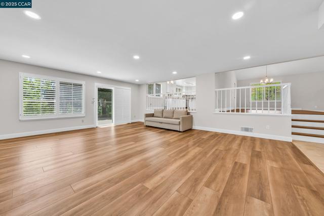 4020 Westminster Pl, Danville CA: https://media.crmls.org/mediaz/a6139884-cc3b-4f02-ba06-ac9b5c88e954.jpg