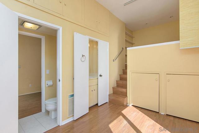 2150 Balboa Ave, Del Mar CA: https://media.crmls.org/mediaz/a6143c89-13d2-46e2-9d69-fbccdf9f4938.jpg