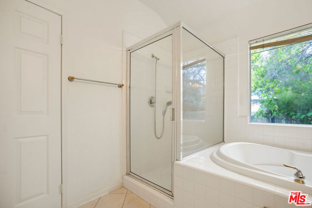 MLS #25589135 image #16