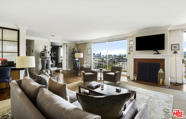 100 S Doheny Drive, Los Angeles CA: https://media.crmls.org/mediaz/a614827a-0e6f-475a-aca2-7fb671246190.jpg