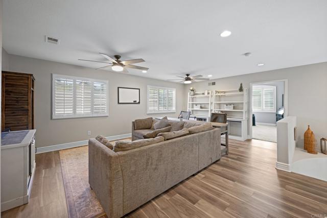 Image 17 of 47 For 13615 Braeswood