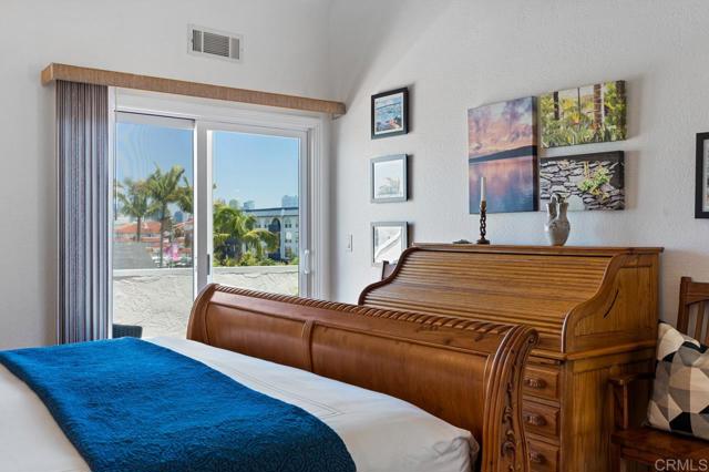 374 Orange Avenue, Coronado CA: https://media.crmls.org/mediaz/a615bd7c-f286-499e-a5aa-825de34e2e34.jpg