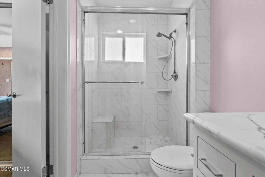 https://media.crmls.org/mediaz/a616565a-b4bd-4ed2-b95e-8bbc02938cc8.jpg?preset=X-Large