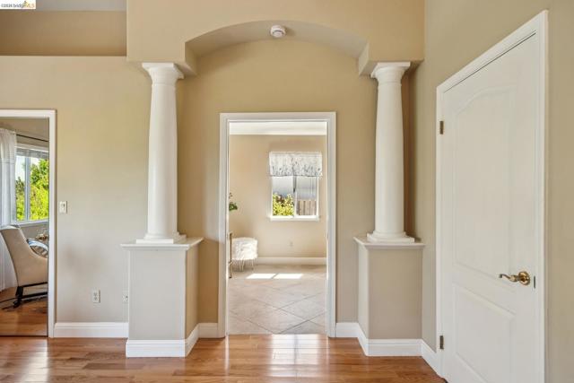 Image 38 of 55 For 5362 Saddleback Ct.