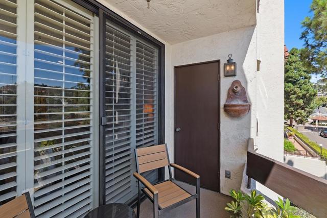 5865 FRIARS RD, San Diego CA: https://media.crmls.org/mediaz/a617095a-d416-468e-833b-f2a95b29b6b5.jpg