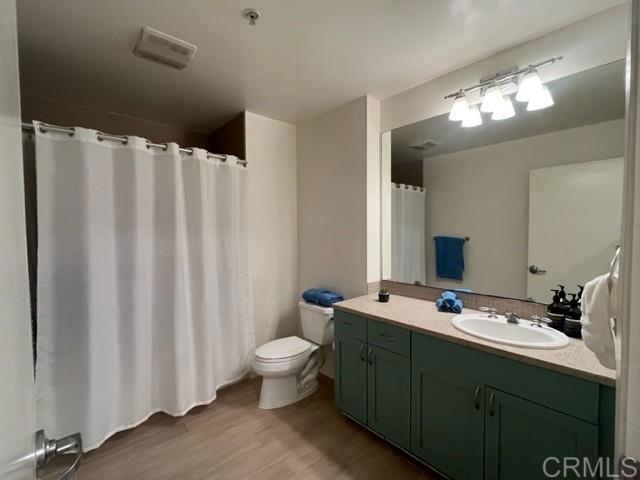 1150 J st, San Diego CA: https://media.crmls.org/mediaz/a6182729-3e00-4d7f-bf0e-5a366e3a2d9c.jpg