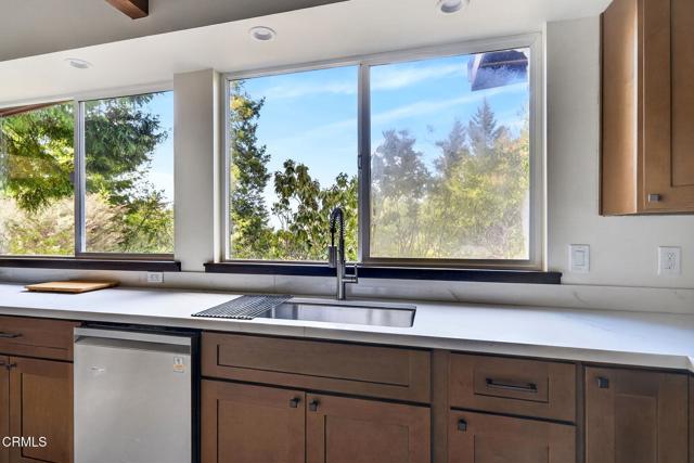 Detail Gallery Image 12 of 37 For 2900 Cameron Rd, Elk,  CA 95432 - 3 Beds | 2/1 Baths