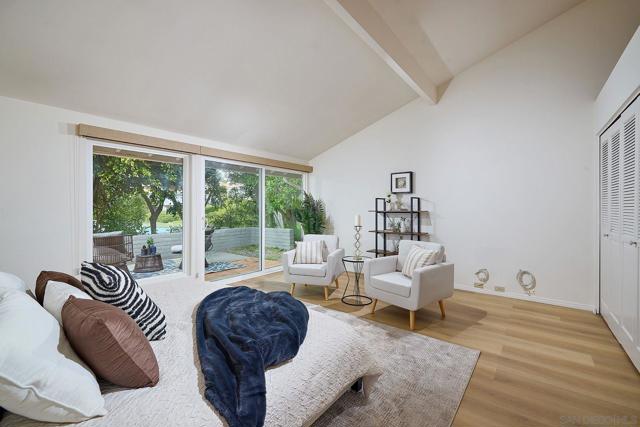 2162 Caminito Circulo Sur, La Jolla CA: https://media.crmls.org/mediaz/a6186b46-defb-4e21-8896-2dc845164dc9.jpg