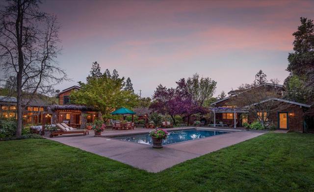 45 Bear Gulch Drive, Portola Valley CA: https://media.crmls.org/mediaz/a61941c3-a0cc-47da-b694-d784f7f35719.jpg