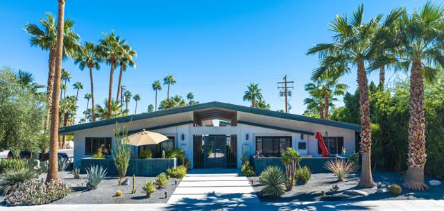 1900 S Camino Real, Palm Springs CA: https://media.crmls.org/mediaz/a61986a7-9fce-4921-b82a-983564080a8f.jpg