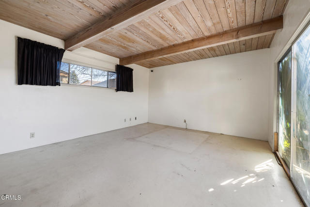 Detail Gallery Image 7 of 15 For 630 W Roderick Ave, Oxnard,  CA 93030 - 3 Beds | 2 Baths