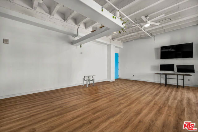 312 W 5th Street, Los Angeles CA: https://media.crmls.org/mediaz/a61ae238-bbcd-4fc5-8c3a-95cd1c2add9f.jpg