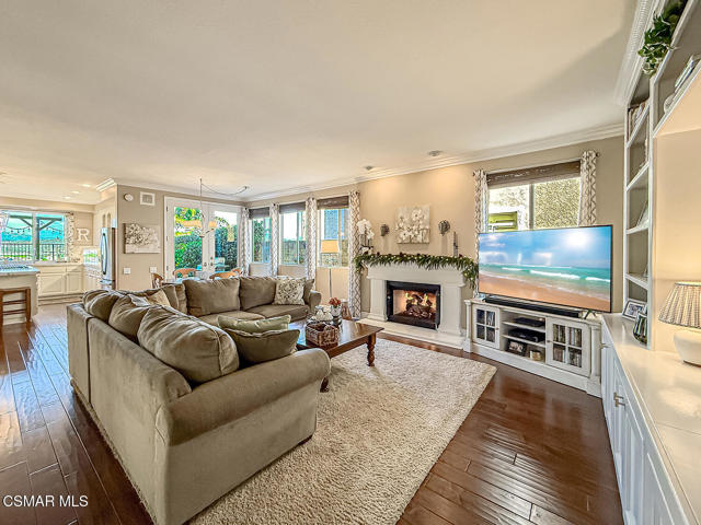 11535 Northdale Drive, Moorpark CA: https://media.crmls.org/mediaz/a61c4d2a-5ade-4279-be13-cc8c628feea6.jpg