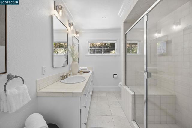 3475 Springhill Rd, Lafayette CA: https://media.crmls.org/mediaz/a61ca7e6-1f85-4a84-b7cd-bc5e1e883470.jpg