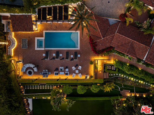 330 Kempton Road, Glendale CA: https://media.crmls.org/mediaz/a61cf434-e74c-4e69-a63c-cc5925748c91.jpg