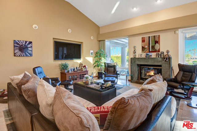 Image 14 of 25 For 75477 Riviera Drive