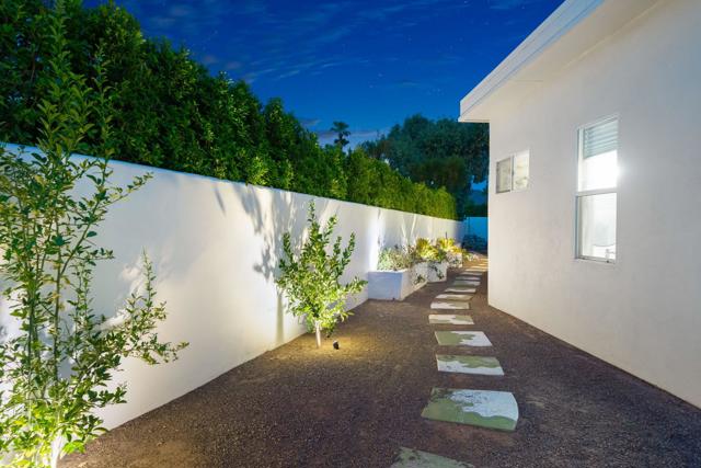 74775 Del Coronado Drive, Palm Desert CA: https://media.crmls.org/mediaz/a61e1593-9ede-4446-b019-b9a3ffb9e290.jpg