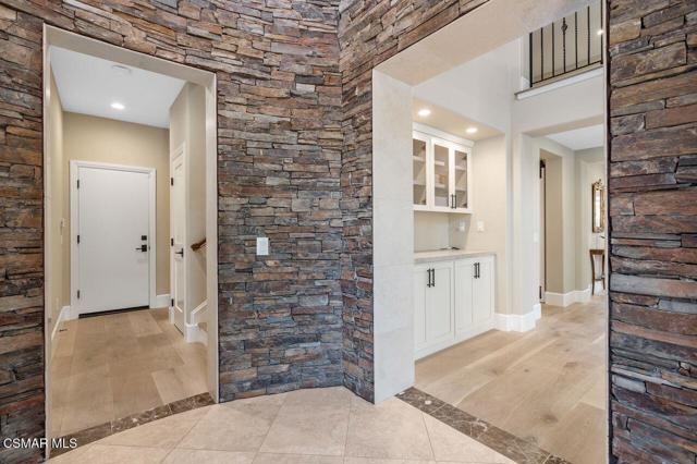 2427 Springbrook Street, Thousand Oaks CA: https://media.crmls.org/mediaz/a61e2820-0cf2-4f4a-9da3-15db0878aa8d.jpg