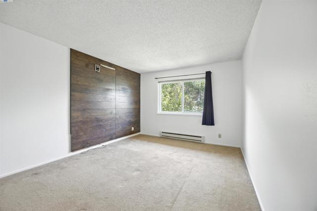 1321 Webster St, Alameda CA: https://media.crmls.org/mediaz/a61f13e1-6312-4807-b1e8-2ad0a225200d.jpg