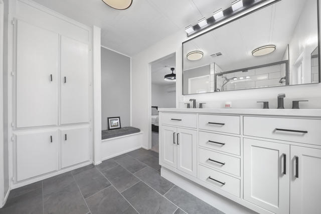 39780 Black Mesa Lane, Palm Desert CA: https://media.crmls.org/mediaz/a61f6bb1-9e82-42ab-9565-152572c3eec0.jpg