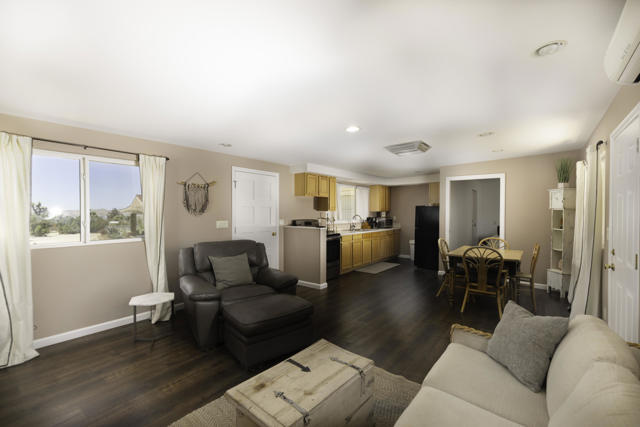8837 Hardesty Drive Drive, Yucca Valley CA: https://media.crmls.org/mediaz/a61f9798-680b-4fe9-9407-82b009d570d4.jpg