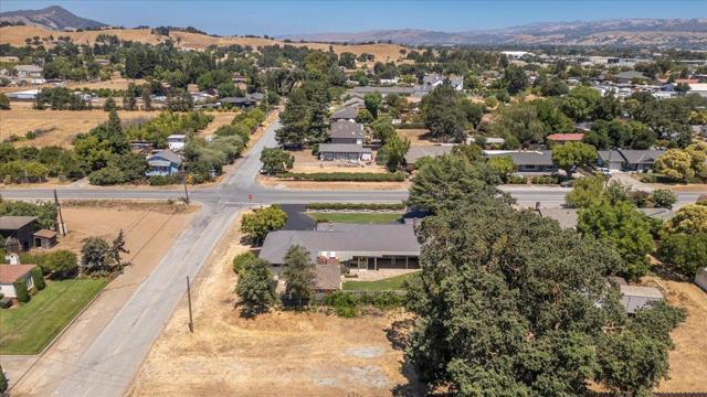 190 W San Martin Avenue, San Martin CA: https://media.crmls.org/mediaz/a620b23d-5efc-4d0d-b59a-19c26303edfd.jpg