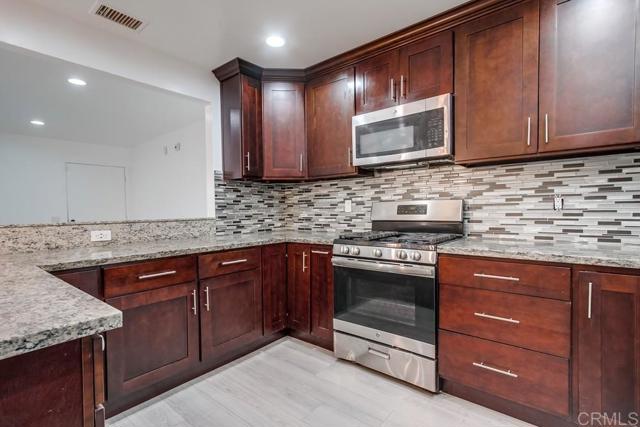 Image 6 of 35 For 681 Roosevelt Street